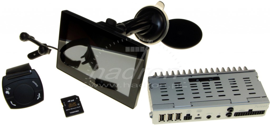 Parrot Asteroid Tablet - system multimedialno-nawigacyjny z odłączanym ekranem 5"